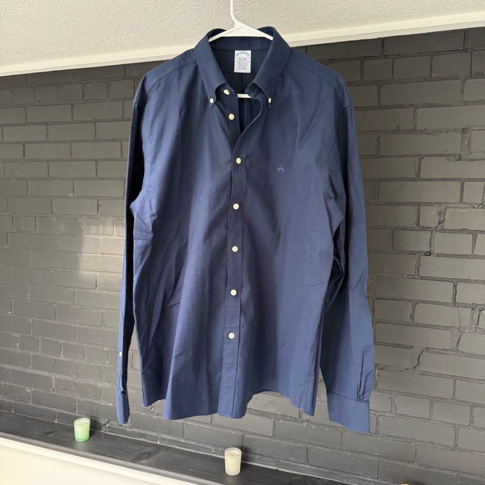 Brooks Brothers navy blue men’s button-down Oxford shirt, regular fit, large